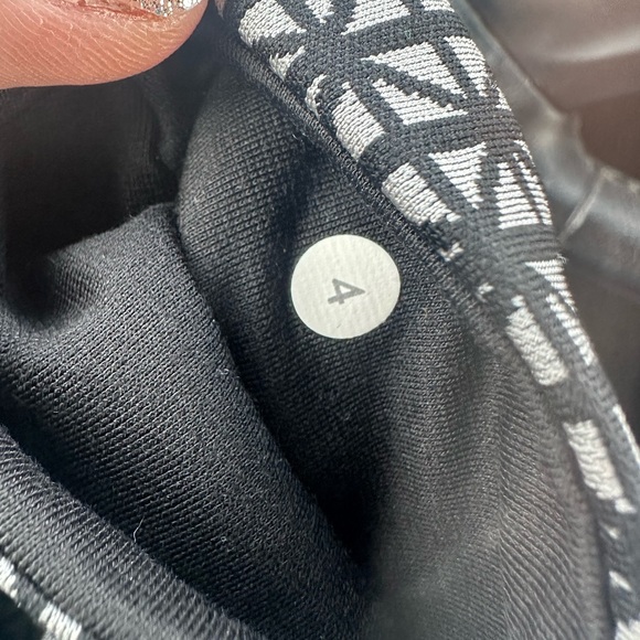 Lululemon Wunder Under Leggings - Picture 6 of 7